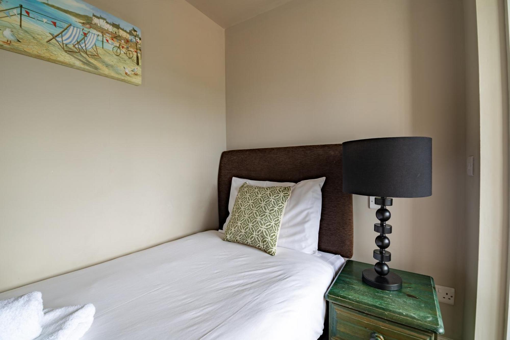 The Bay Hotel 佩文西 外观 照片