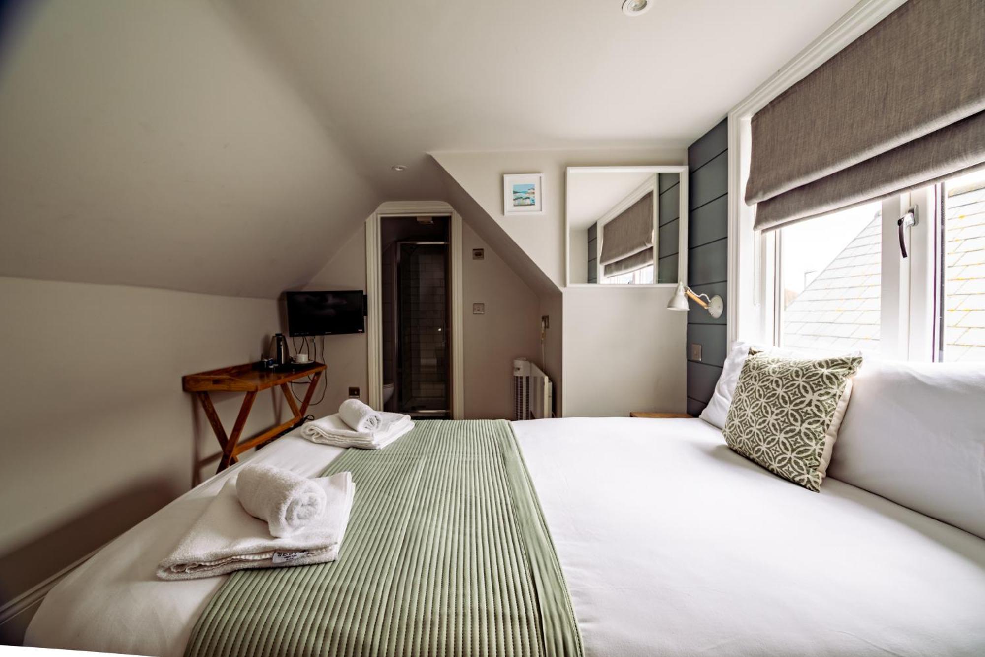 The Bay Hotel 佩文西 外观 照片