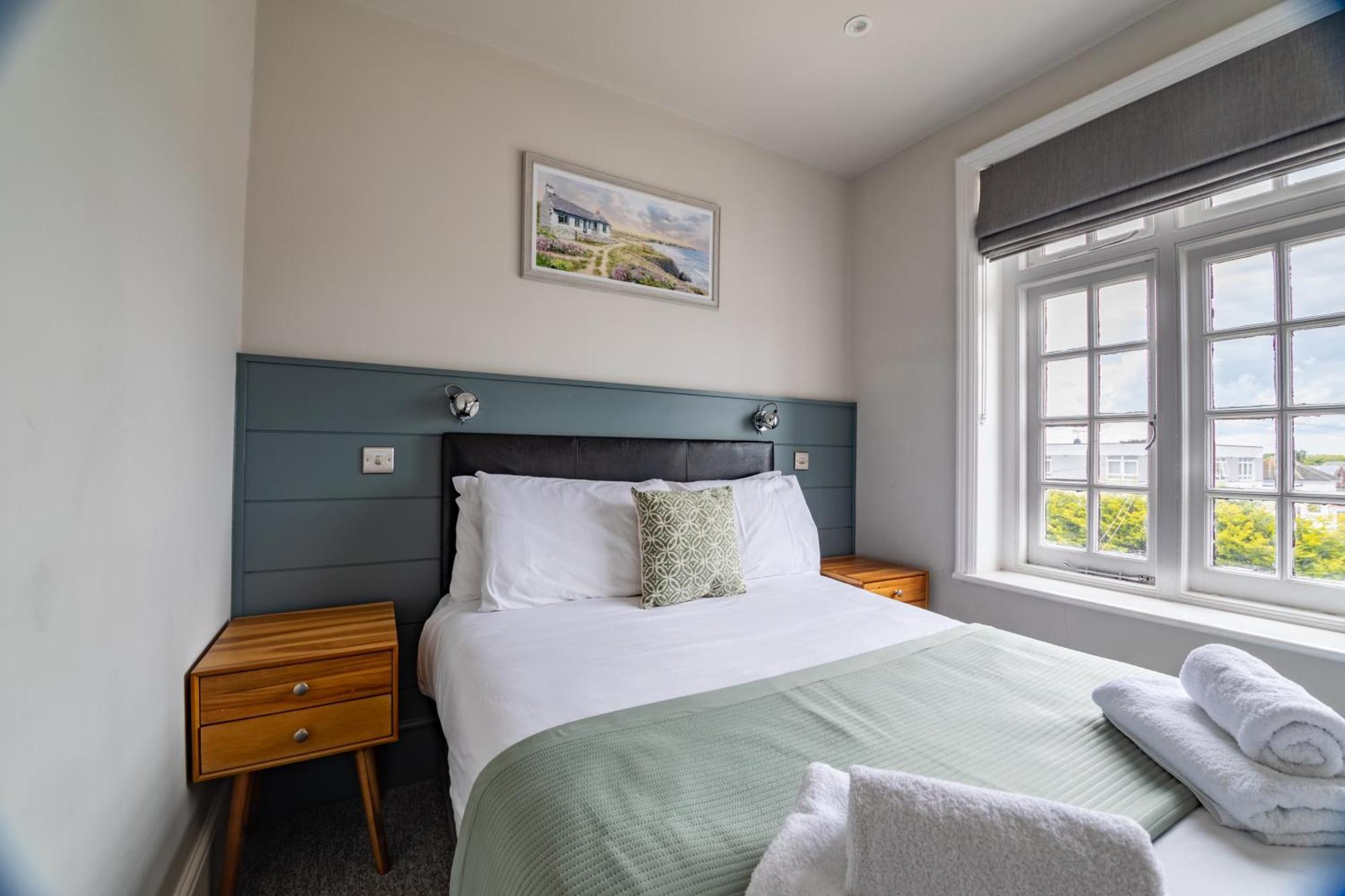 The Bay Hotel 佩文西 外观 照片