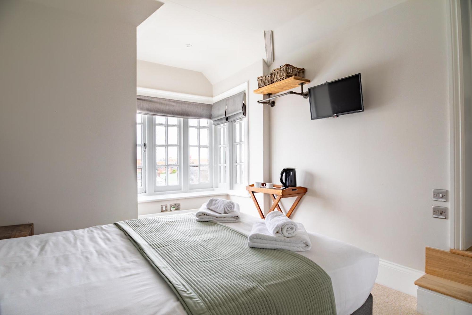 The Bay Hotel 佩文西 外观 照片