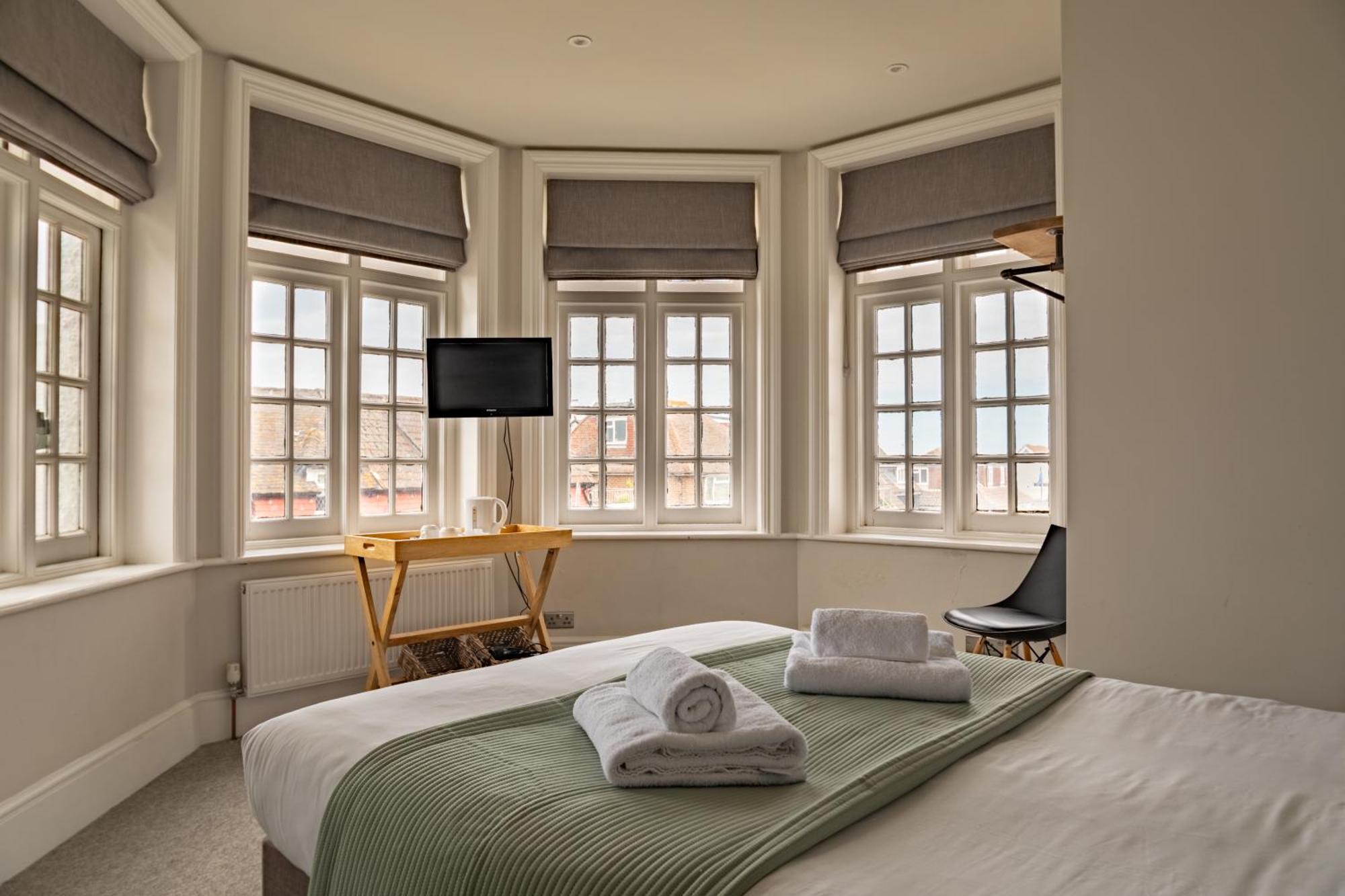 The Bay Hotel 佩文西 外观 照片
