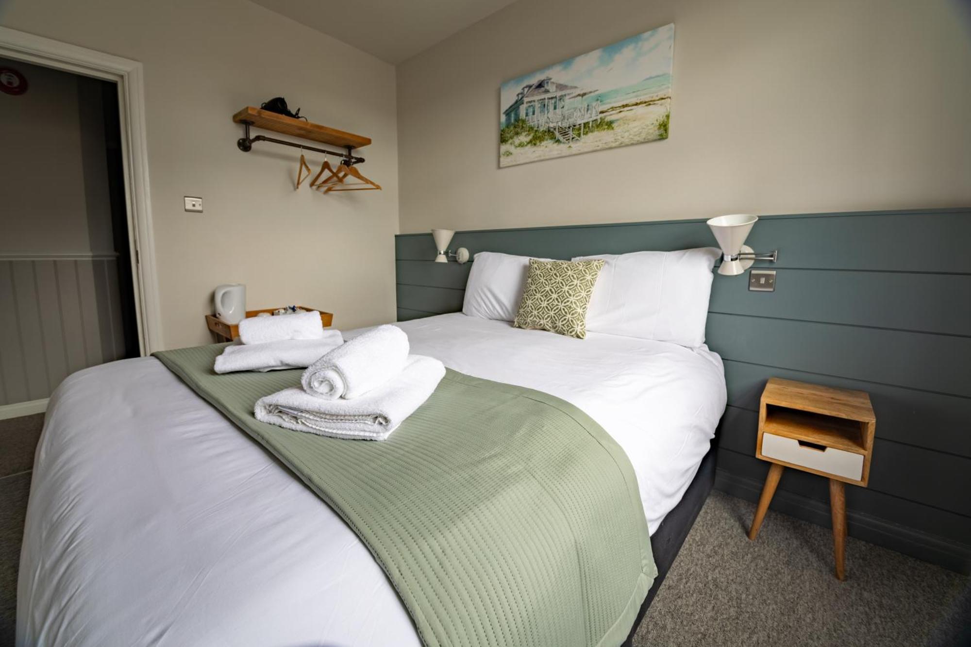 The Bay Hotel 佩文西 外观 照片