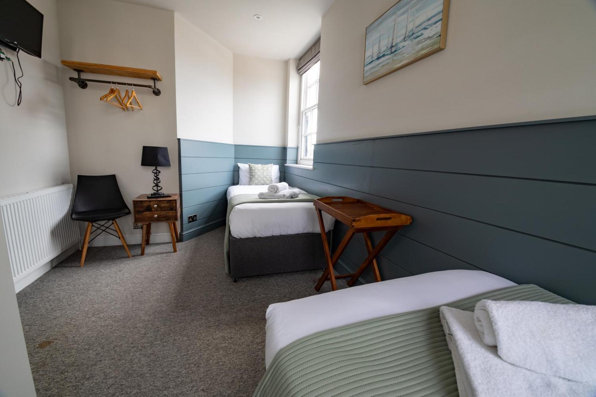 The Bay Hotel 佩文西 外观 照片